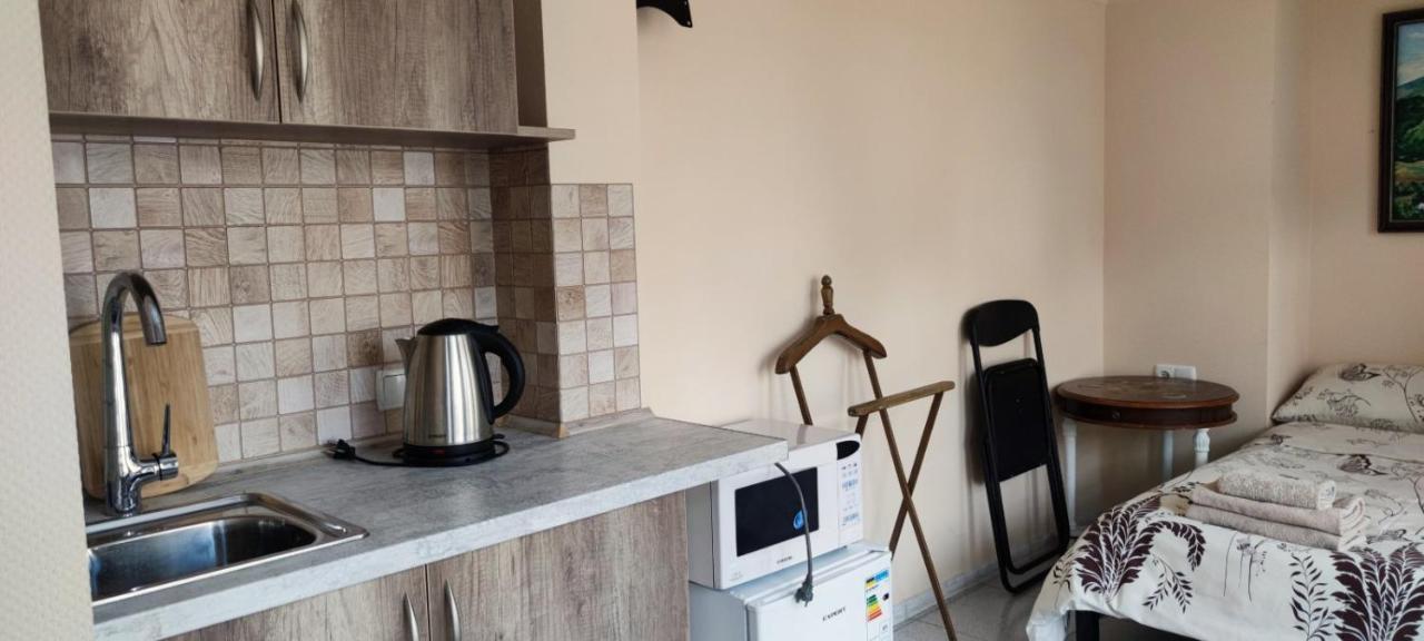 Bunker Best Mini-Hotel Киев Екстериор снимка
