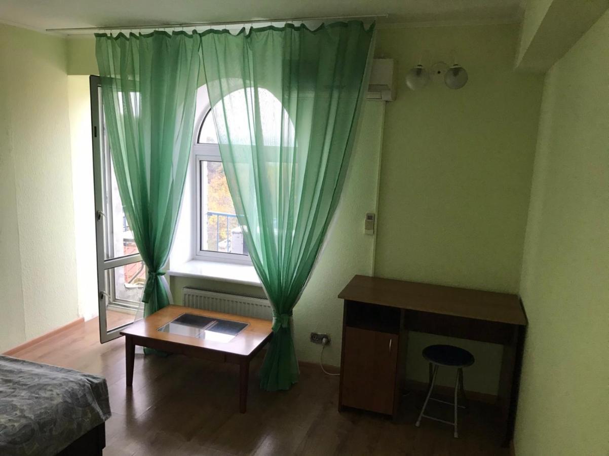 Bunker Best Mini-Hotel Киев Екстериор снимка